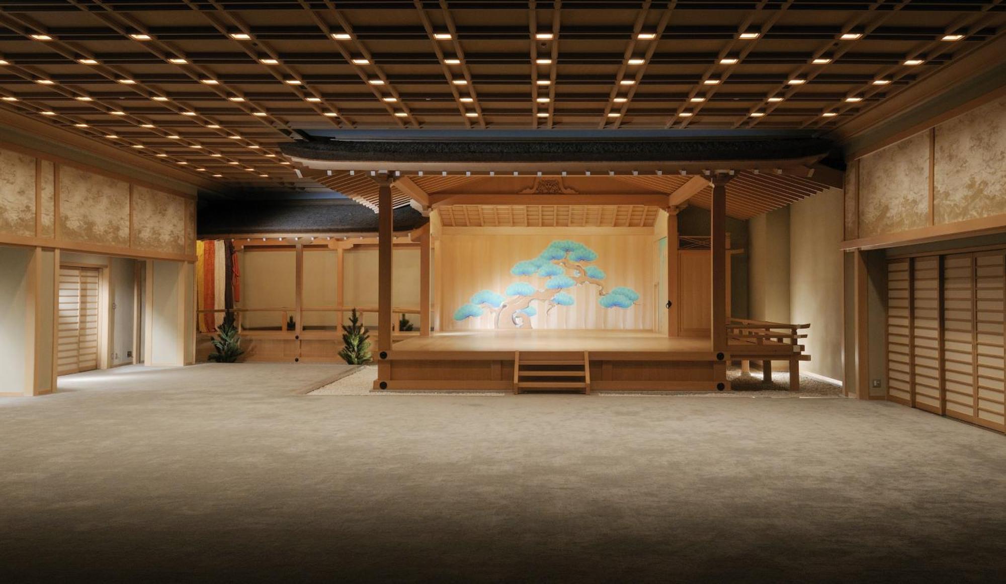 Suimeikan Gero Εξωτερικό φωτογραφία A stage of the National Bunraku Theatre