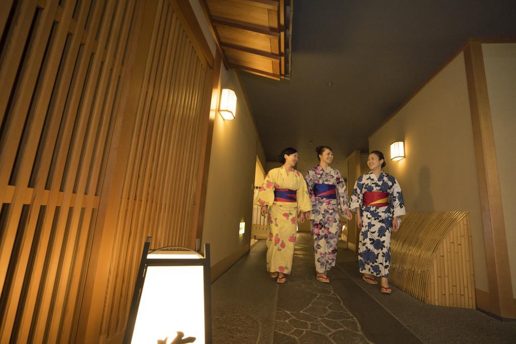 Suimeikan Gero Εξωτερικό φωτογραφία A traditional Japanese inn