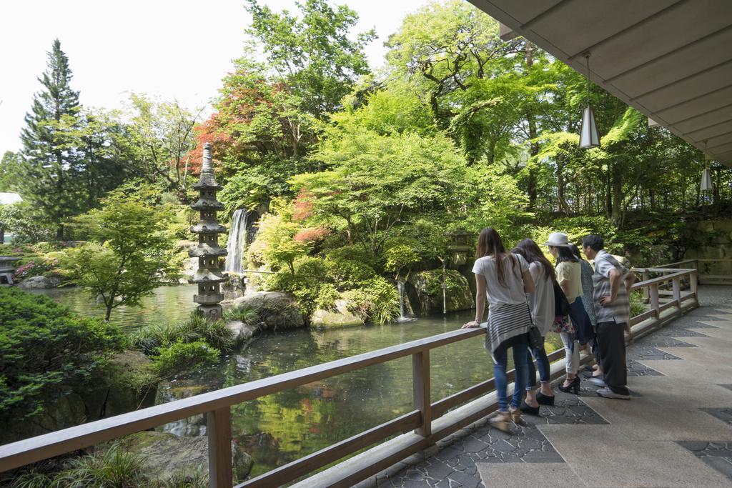 Suimeikan Gero Εξωτερικό φωτογραφία The Japanese garden