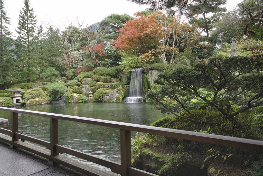 Suimeikan Gero Εξωτερικό φωτογραφία The Japanese garden
