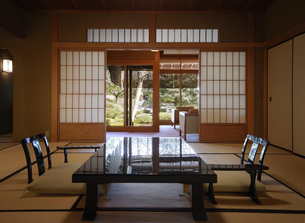 Suimeikan Gero Εξωτερικό φωτογραφία A traditional Japanese room