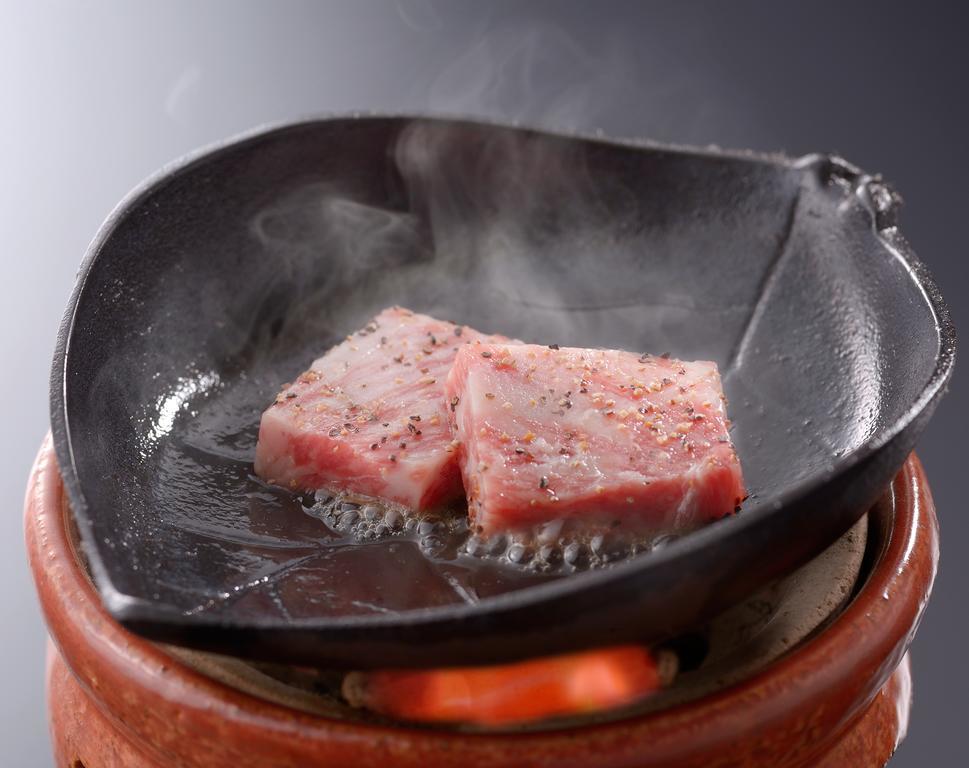 Suimeikan Gero Εξωτερικό φωτογραφία Cooking with a kamado