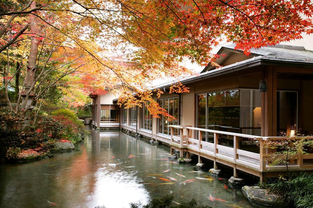 Suimeikan Gero Εξωτερικό φωτογραφία A traditional Japanese onsen