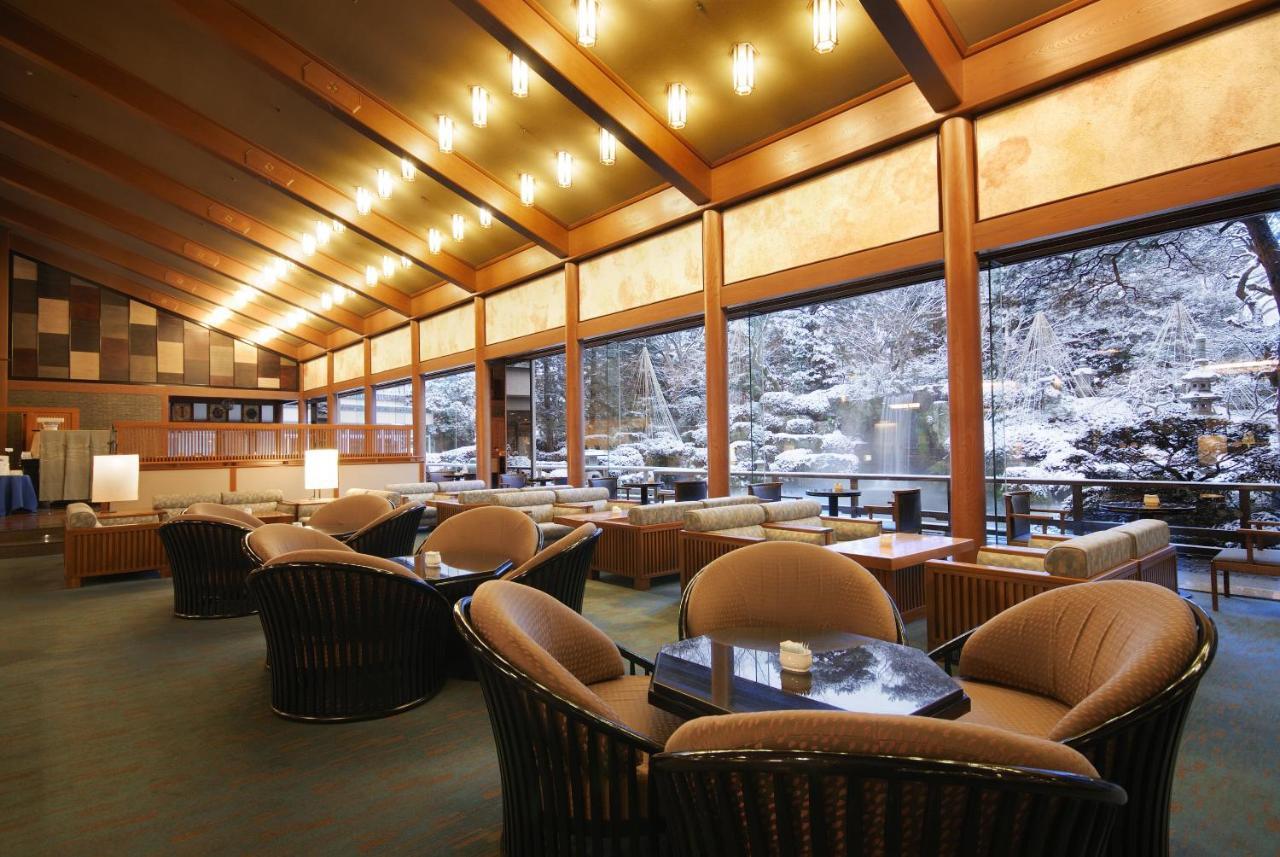 Suimeikan Gero Εξωτερικό φωτογραφία The interior of the lounge